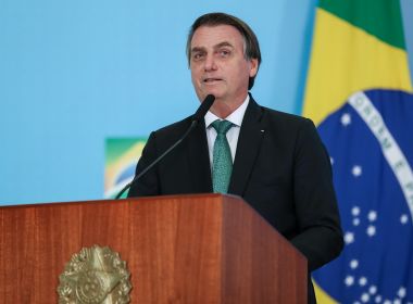 Bolsonaro autoriza que policiais da ativa atuem em escolas cívico-militares