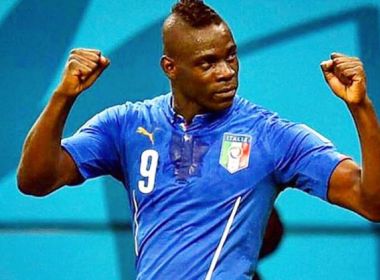 Presidente do Flamengo admite que clube conversa com Balotelli