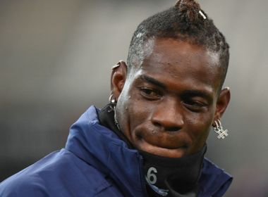 Balotelli posta mensagem em português e agradece à torcida do Flamengo