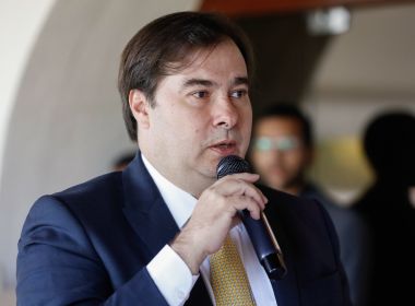 Após STF, Maia diz que redução de jornada e salário de servidor deve ser feita por PEC
