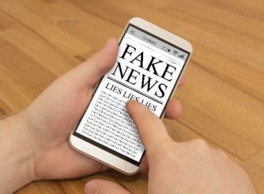 Inteligência artificial aprende a escrever notícias falsas para combatê-las