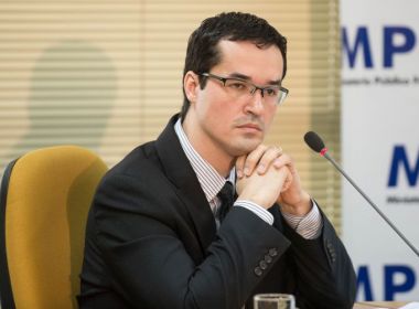Deltan diz ser 'acusado ao mesmo tempo de ser de direita e de esquerda'