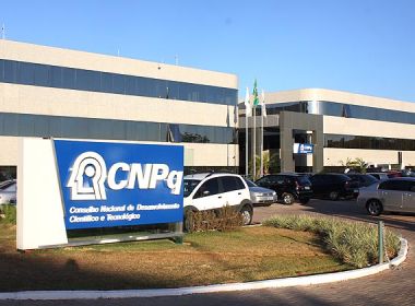 Sob risco de colapso, CNPq financia um terço da ciência nacional