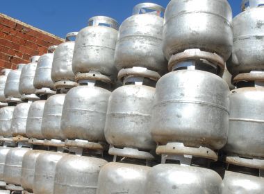 Com preço alto, consumidor começa a trocar gás encanado por botijão