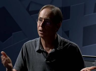 Pedro Cardoso faz críticas a Silvio Santos nas redes sociais: 'De santo não tem nada'