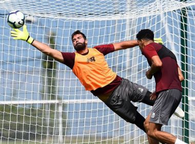 Alisson já se vê em casa no Liverpool e deve estrear no fim de semana