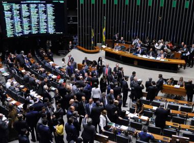 Câmara aprova MP que amplia para R$ 998 valor de saque do FGTS