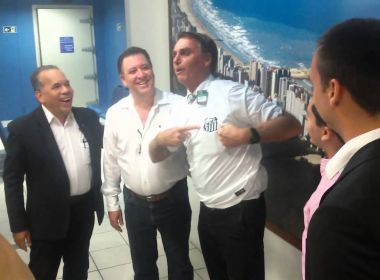 Bolsonaro minimiza rejeição de santistas e diz esperar bom tratamento na Vila