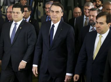 Jair Bolsonaro e Rodrigo Maia lamentam morte de Gugu