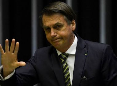 Dei carta branca para Guedes e chefe do BC tratarem de dólar, diz Bolsonaro