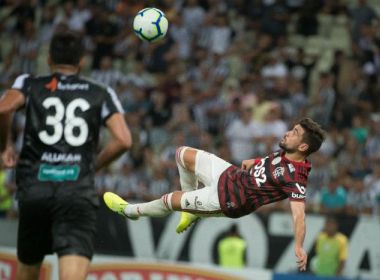 Gol de bicicleta de Arrascaeta é eleito o mais bonito do Brasileirão