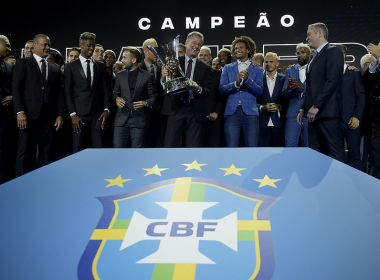 Flamengo domina seleção do Brasileiro com nove jogadores