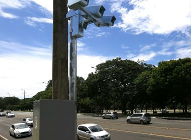 Bolsonaro pede que AGU recorra de decisão sobre retomada de radares em rodovias