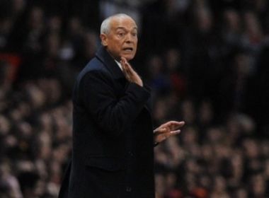 Novo técnico do Santos foi proibido de jogar bola e ensinou Zidane a correr