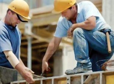 Taxa de desemprego recua a 11,2% com recorde de trabalhadores por conta própria