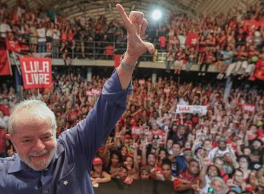 Lula revê discurso e ecoa Eduardo Bolsonaro com 'Lula solto não é Lula livre'