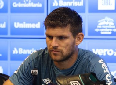 Kannemann diz sentir raiva por série de demissões no futebol do Grêmio