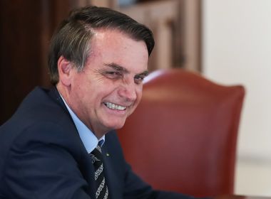 Bolsonaro confirma novo salário mínimo de R$ 1.045 a partir de fevereiro