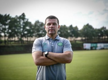Após demitir Hemerson Maria, Chape anuncia Umberto Louzer como novo técnico