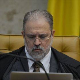 Procuradores questionam intervenção de Aras na escola do Ministério Público