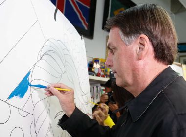 Sem dar detalhes, Bolsonaro diz que passará por nova cirurgia