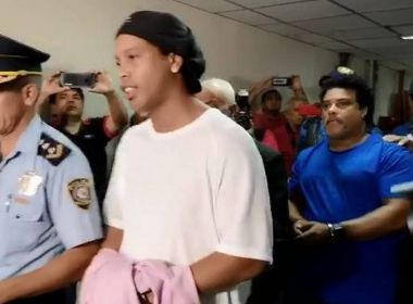 Prisão em que Ronaldinho está limita visitas para combater coronavírus