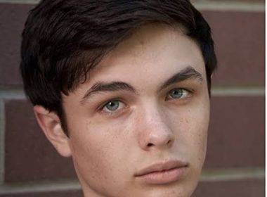 Morre aos 16 anos Logan Williams, ator de 'The Flash'