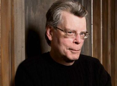 Stephen King lamenta que pessoas se sintam como se estivessem vivendo uma história dele