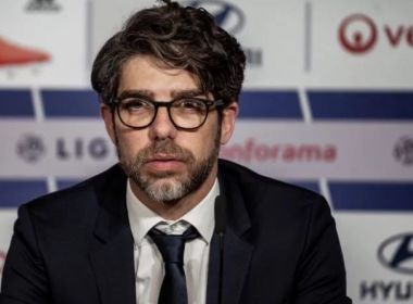 Juninho Pernambucano resolve ajudar dependente químico agredido ao pedir dinheiro