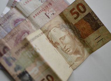 Governo prevê salário mínimo de R$ 1.079 em 2021