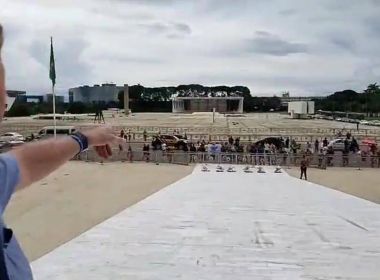 Bolsonaro aponta ao STF e, de novo, pede o relaxamento de normas de isolamento