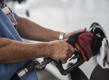 Com queda no preço da gasolina, abastecer com etanol só é vantajoso em três estados
