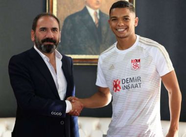 David Braz comete pênalti e estreia com derrota na Turquia