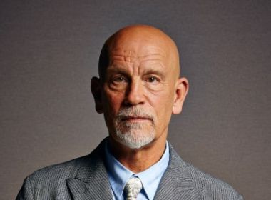 Muito do que lemos sobre o coronavírus é nonsense, diz John Malkovich