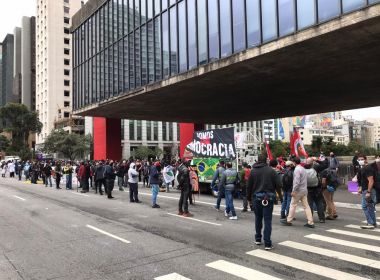 Domingo frio em SP tem protestos esvaziados contra e a favor de Bolsonaro
