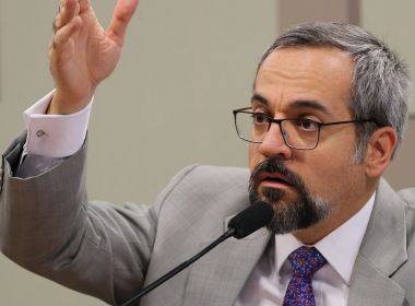 Juiz que manteve nomeação de Weintraub ao BM é tio do advogado de Queiroz