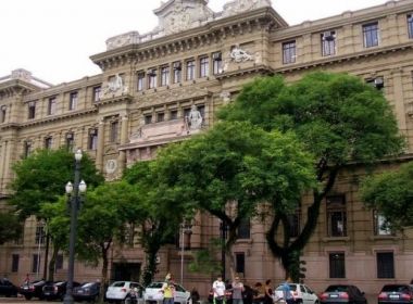 Juiz copia e cola sentenças, erra nome de preso e impede saída de detento com tuberculose