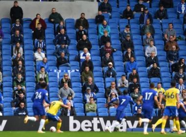 Torcida volta ao estádio em jogo do Chelsea, na Inglaterra