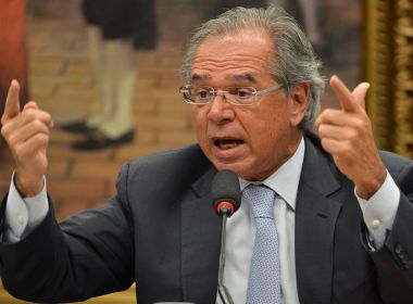 Guedes informa a aliados que auxílio emergencial será de 4 parcelas de R$ 300