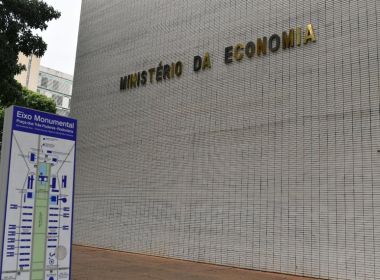 Ministério da Economia defende que aposentados fiquem dois anos sem aumento