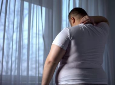 Inflamação crônica e resposta lenta levam obesos a maior risco e morte por Covid-19