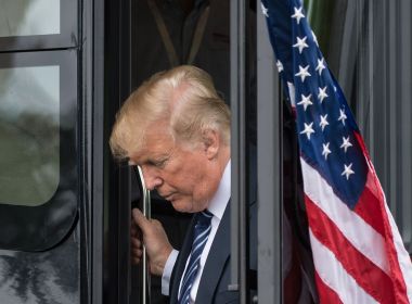 Trump recebeu oxigênio na sexta antes de ser internado, diz NYT