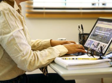 Trabalho remoto permanente demanda nova regulamentação