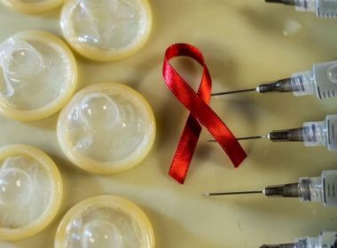 Número de casos notificados de HIV no Brasil cai pela primeira vez em uma década