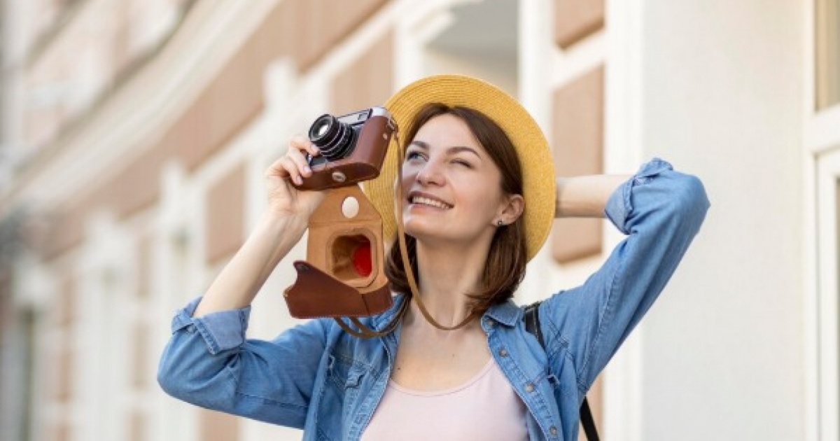 Davidson Pelo Mundo travel column