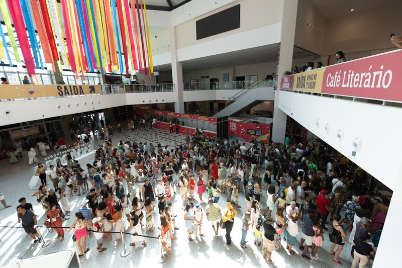 Bienal do Livro Bahia abre venda de ingressos para edição de 2026; confira valores