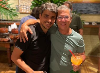 Com festa surpresa, Luis Siqueira festeja aniversário no Pereira Restaurante