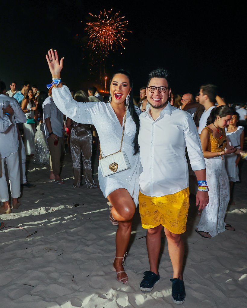 Apresentadora Helen Ganzarolli curte virada em Itacar&eacute; - Not&iacute;cia - BN Hall  - Bahia Not&iacute;cias