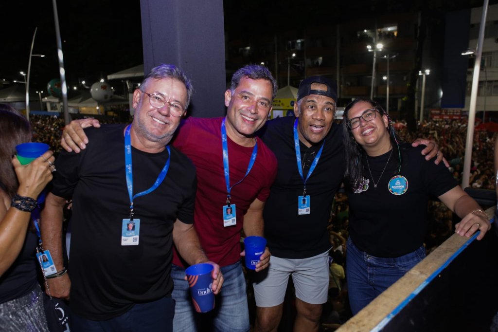 Empresários idealizadores do Camarote Ondina e Ana Paula Matos, curtindo o Carnaval no espaço