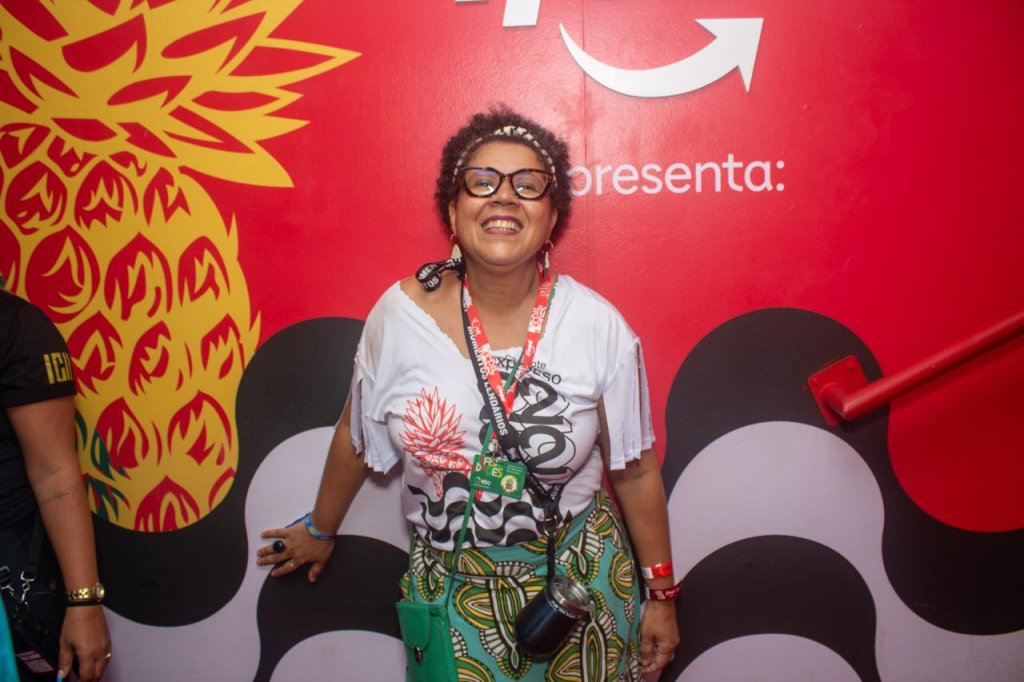 Nara Gil no Camarote Expresso na noite de segunda-feira (12)